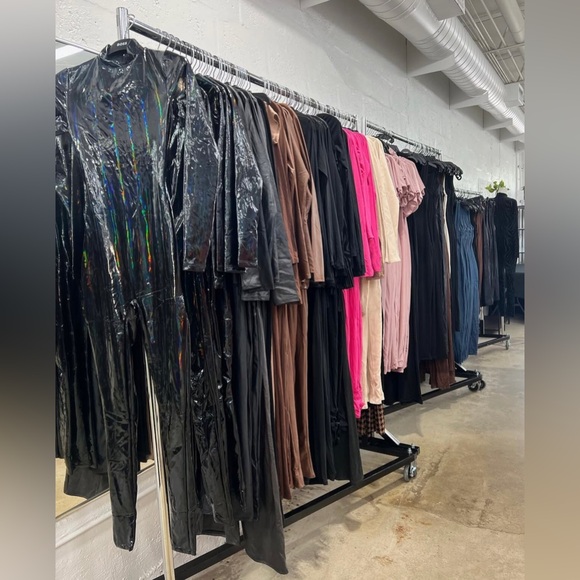 UNLISTED INVENTORY LIVE SHOW - Picture 5 of 17